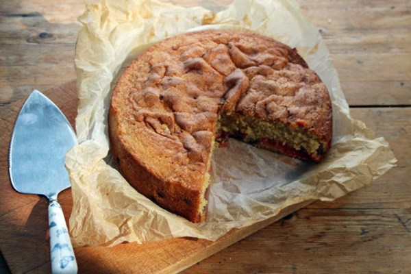 Apricot and vanilla cake