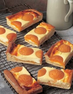Apricot and vanilla slices