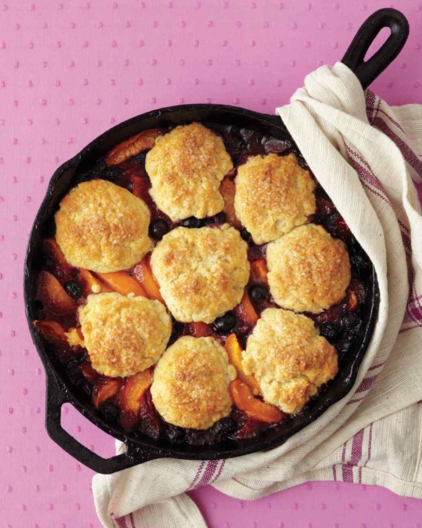 Apricot-blueberry cobbler