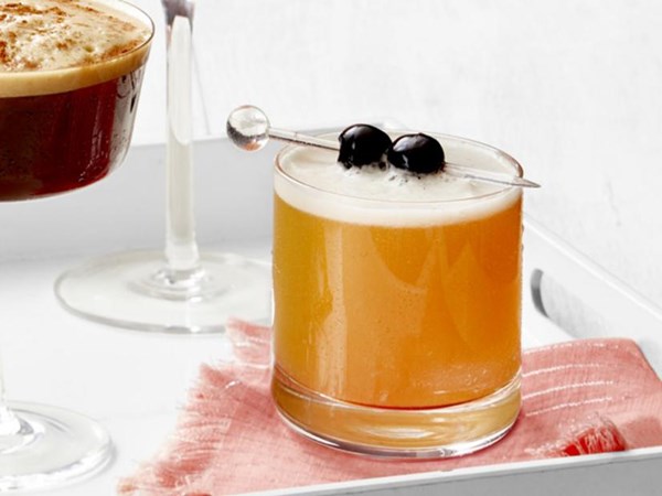 Apricot bourbon sour