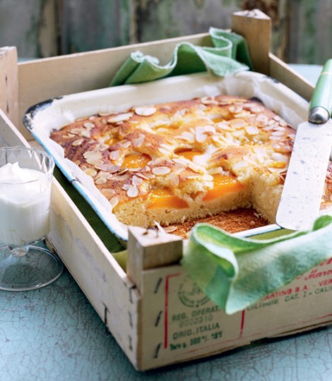 Apricot buttermilk cake