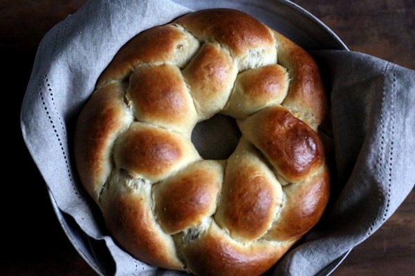 Apricot cardamom bread