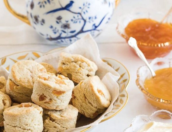 Apricot-cardamom scones