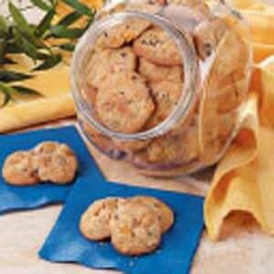 Apricot chip cookies