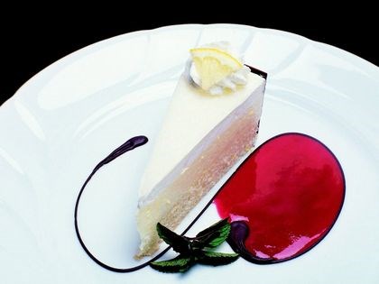 Apricot cream cake