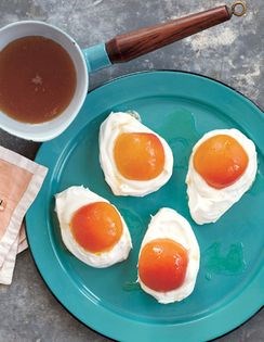 Apricot "egg" Pavlovas