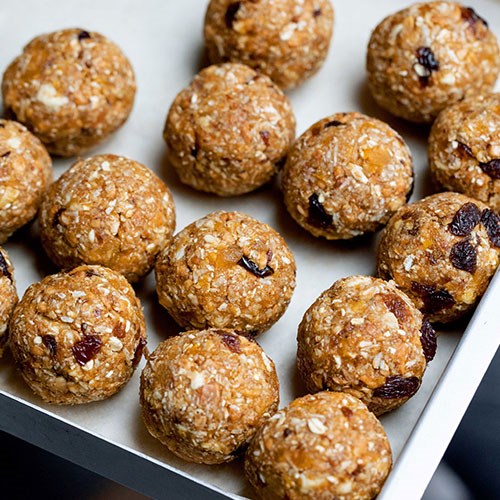 Apricot flapjack energy balls