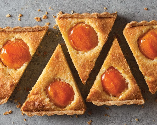 Apricot frangipane tart