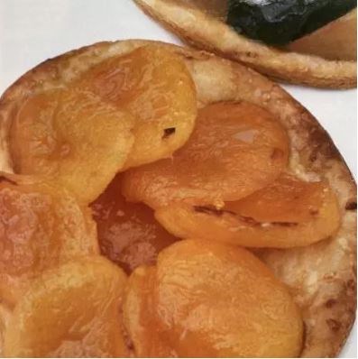 Apricot galettes with Amaretto