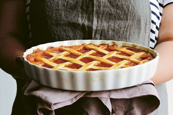 Apricot jam tart (Crostata di marmellata)