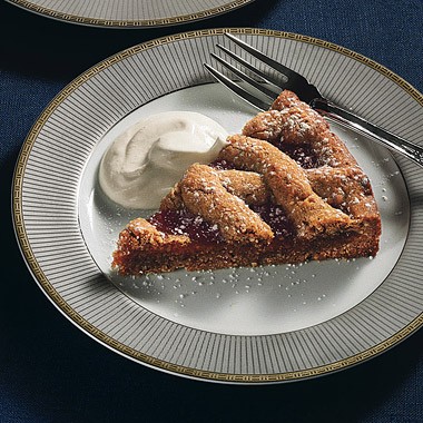 Apricot Linzertorte with quark whipped cream