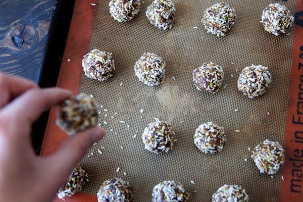 Apricot-pistachio-cherry bites