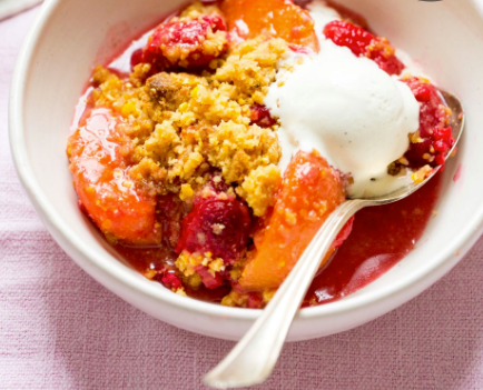 Apricot-raspberry polenta crisp