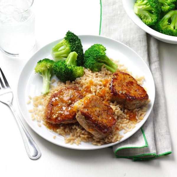 Apricot-rosemary pork medallions 