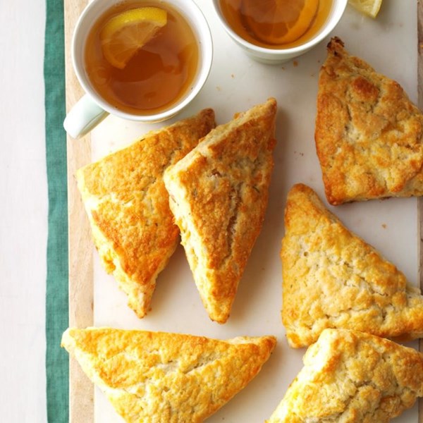 Apricot-rosemary scones