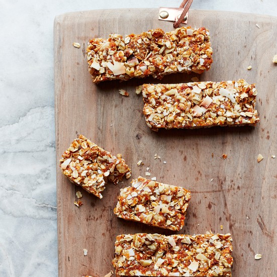 Apricot-walnut-date power bars
