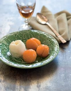 Apricots (Albaricoques)