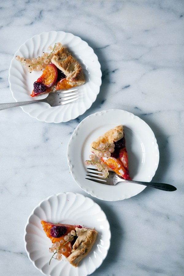 Apricots and raspberries in an oat crust