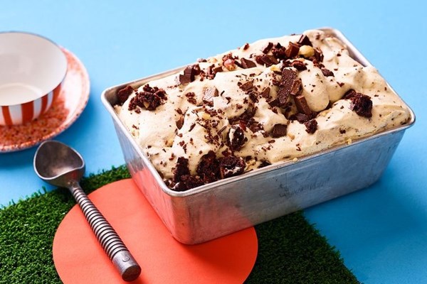 'Archie's cookies & cream' semifreddo