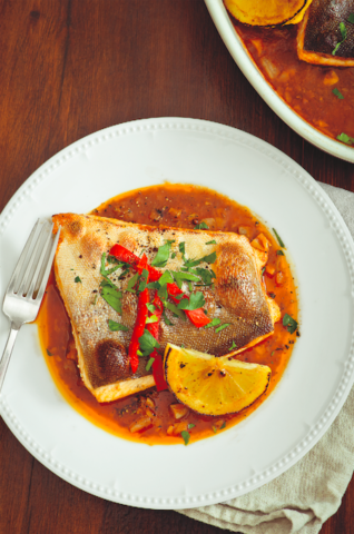 Arctic char in a spicy tomato sauce (Aharaimi)