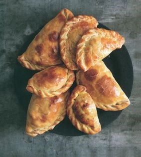 Argentine chicken empanadas (Empanadas de famaillá)