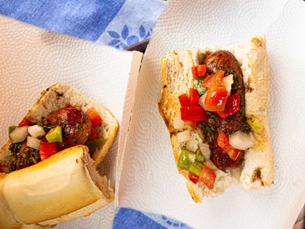 Argentinian chorizo sandwich (Choripán)