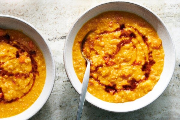 Armenian apricot and lentil soup (Tsirani vosp apur)
