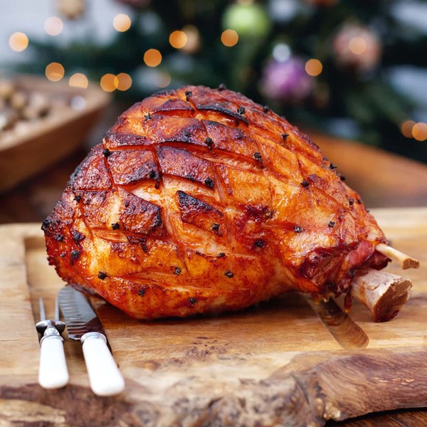 Aromatic Christmas ham