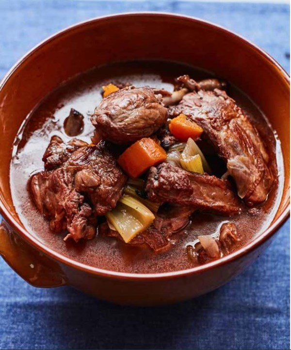 Aromatic meat stew with red wine, cloves and juniper berries (Bollito di carne)