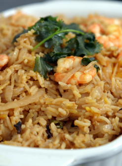 Aromatic rice with prawns (Prawn pulao)