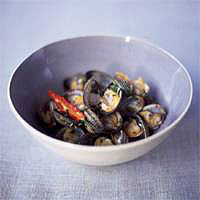 Aromatic steamed shellfish