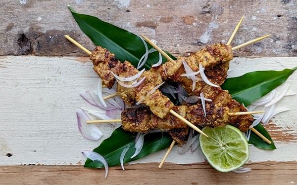 Aromatic Thai tuna skewers