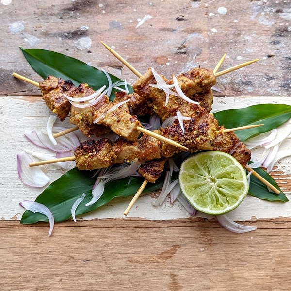 Aromatic tuna skewers