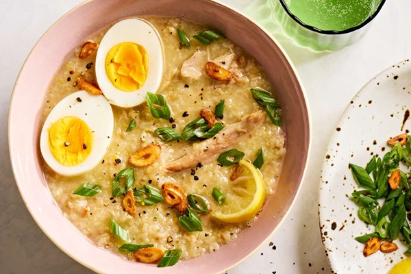 Arroz caldo with chicken 