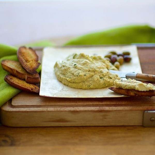 Artichoke & white bean dip