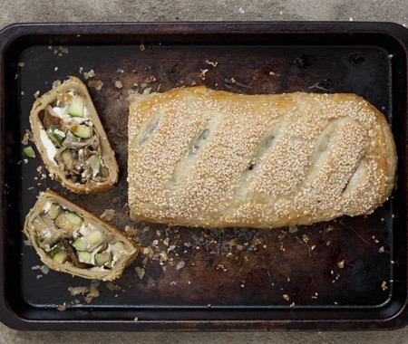Artichoke and zucchini strudel (Strudel di carciofi e zucchine)