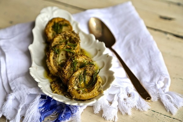 Artichoke, black lime, dill and lemon stew 