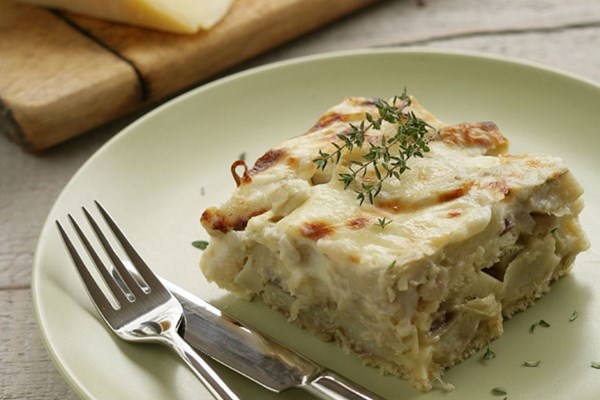 Artichoke bread pudding (Anginaropita Tinou)