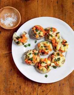 Artichoke hearts in olive oil (Zeytinyagli enginar)