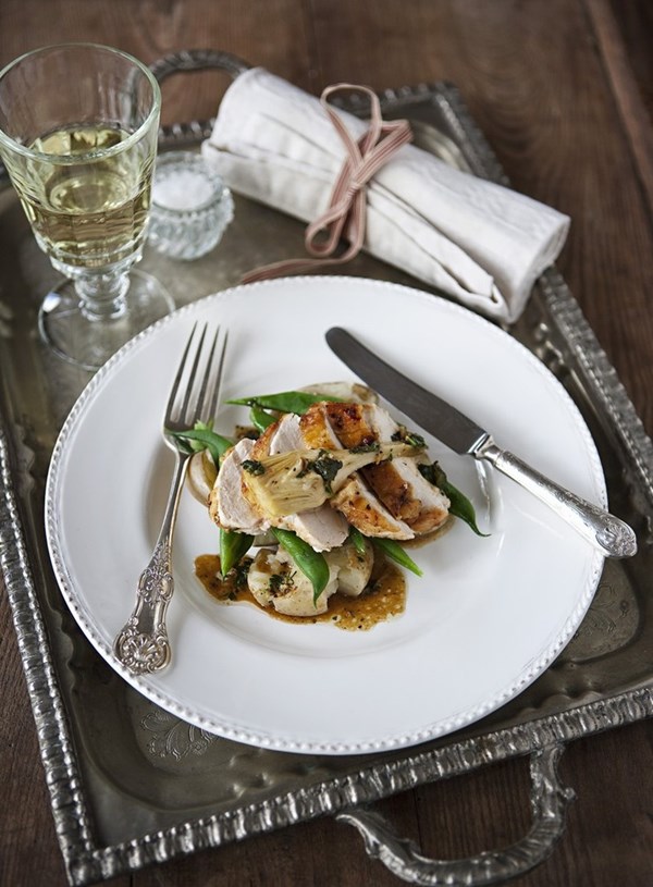 Artichoke, vermouth and oregano sauce