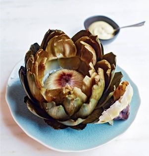 Artichoke with mustard vinaigrette (Artichaut à la vinaigrette)