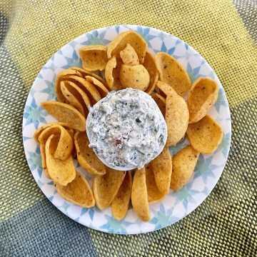 Arugula & sun-dried tomato dip