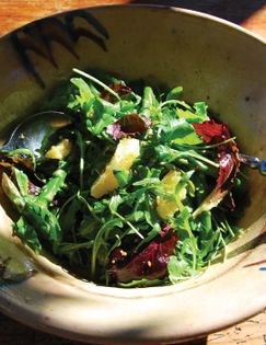 Arugula and asparagus salad with orange and ginger dressing (Ensalada de rúcula y espárragos con vinagreta de naranja y jengibre)