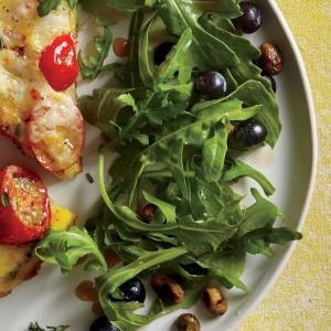 Arugula and blueberry salad