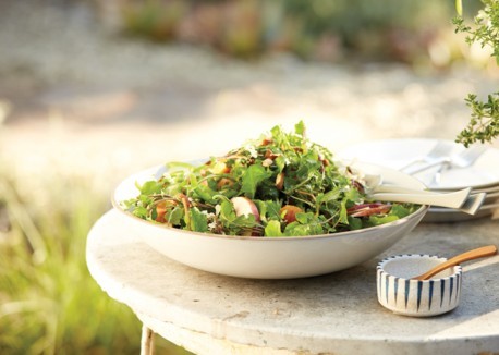 Arugula and peach salad