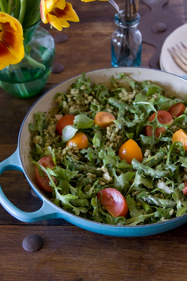 Arugula, asparagus and farro salad