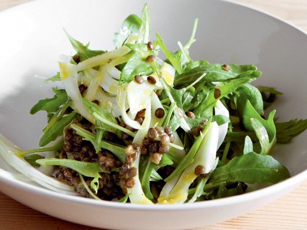 Arugula, fennel and green lentil salad