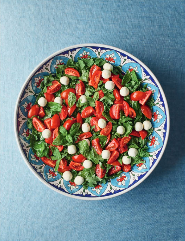 Arugula mint salad with tomato and labaneh drops