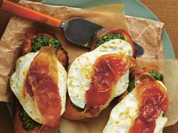 Arugula pesto "green eggs and ham" sandwich