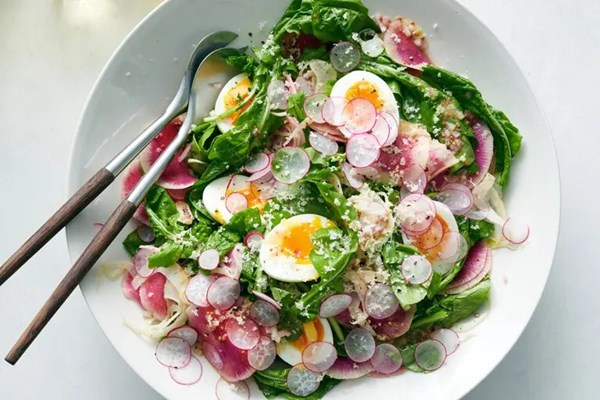 Arugula salad with radish, fennel and mustard